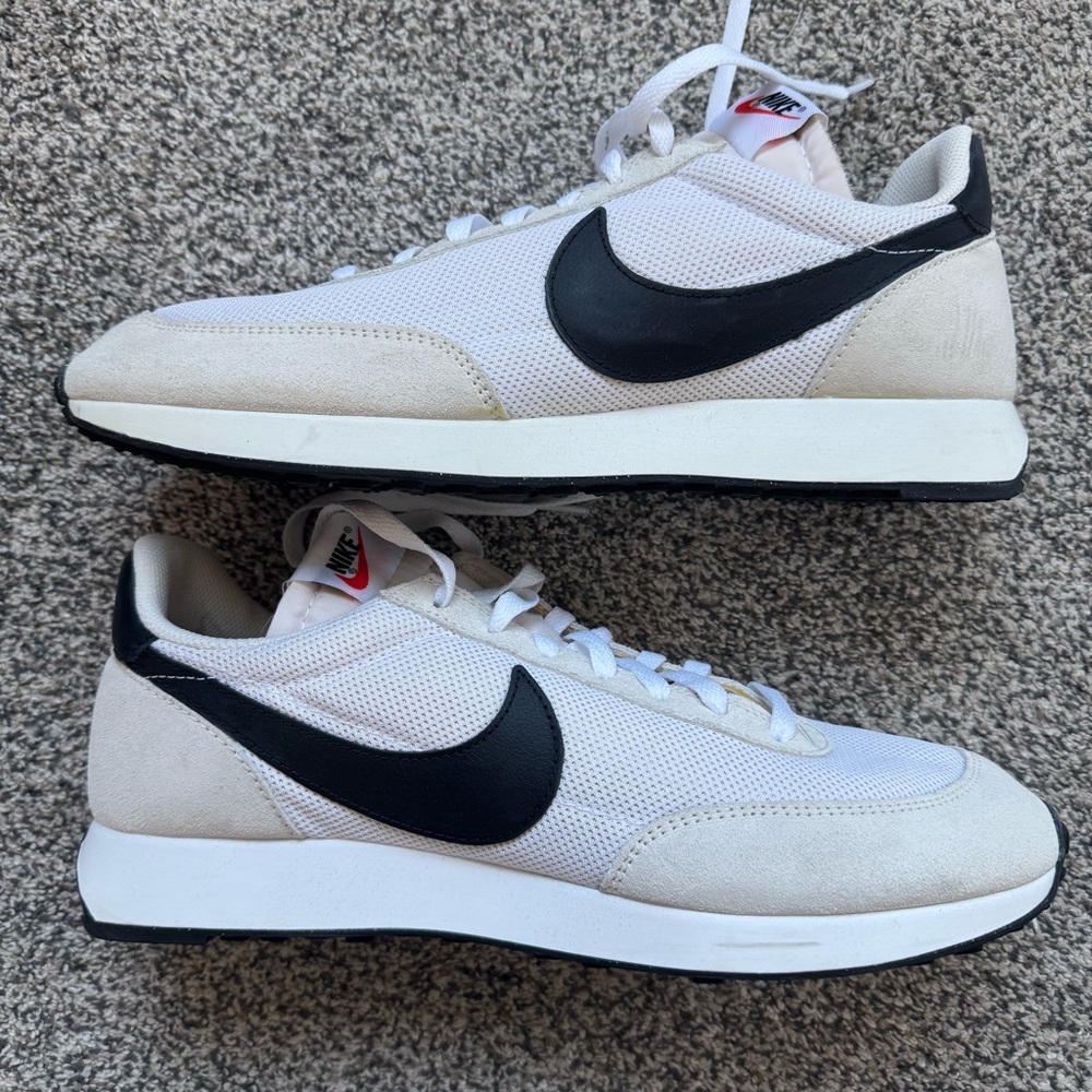 Nike Men's Tailwind 77